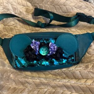 Disney Parks Minnie Mouse Main Attraction Loungefly Haunted Mansion Fanny Pack.
